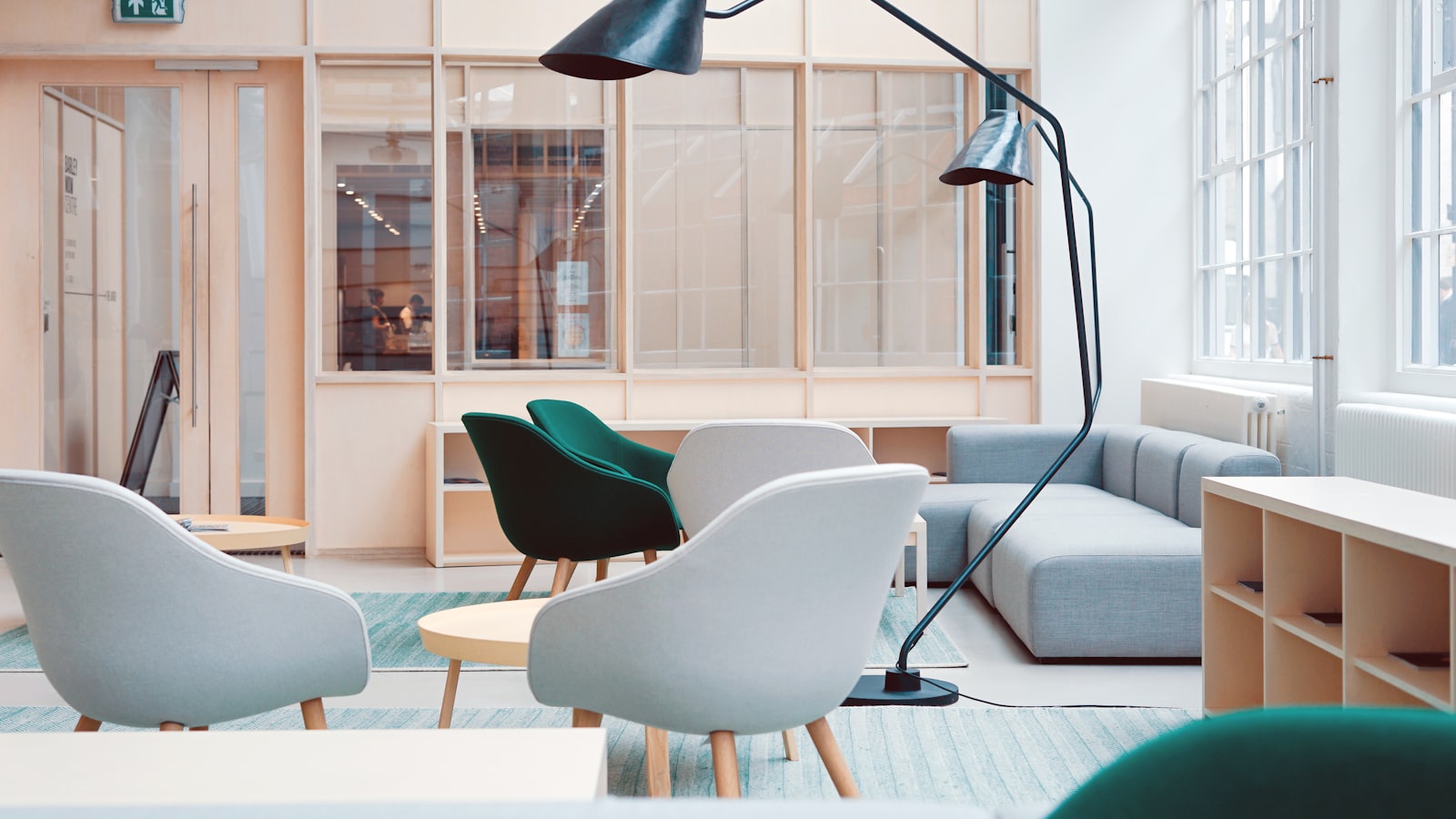 Balanced daily schedule on a desk